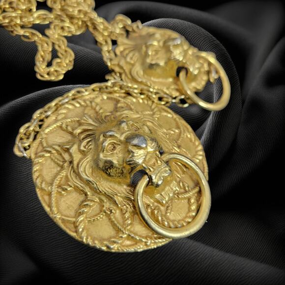 Vintage Double Lion Door Knocker Necklace Costume Jewelry Gold Pendant Statement - Picture 5 of 16